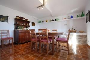 Sitting room-dinning room