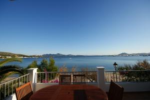 hugh terrace with  spectacular vieuws