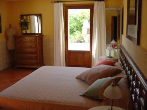 The double room comes with a king size bed.