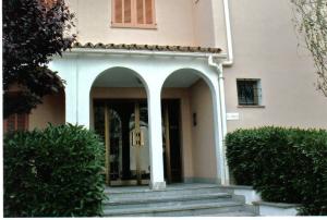 MAIN ENTRANCE