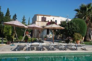 Pool area situated between both villas