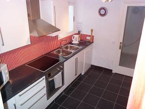 NEW FIITED KITCHEN