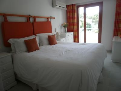 Master bedroom/ en suite