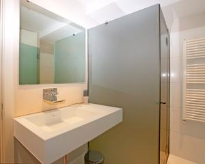 2 bathrooms