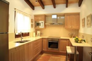 Fully equipped kitchen